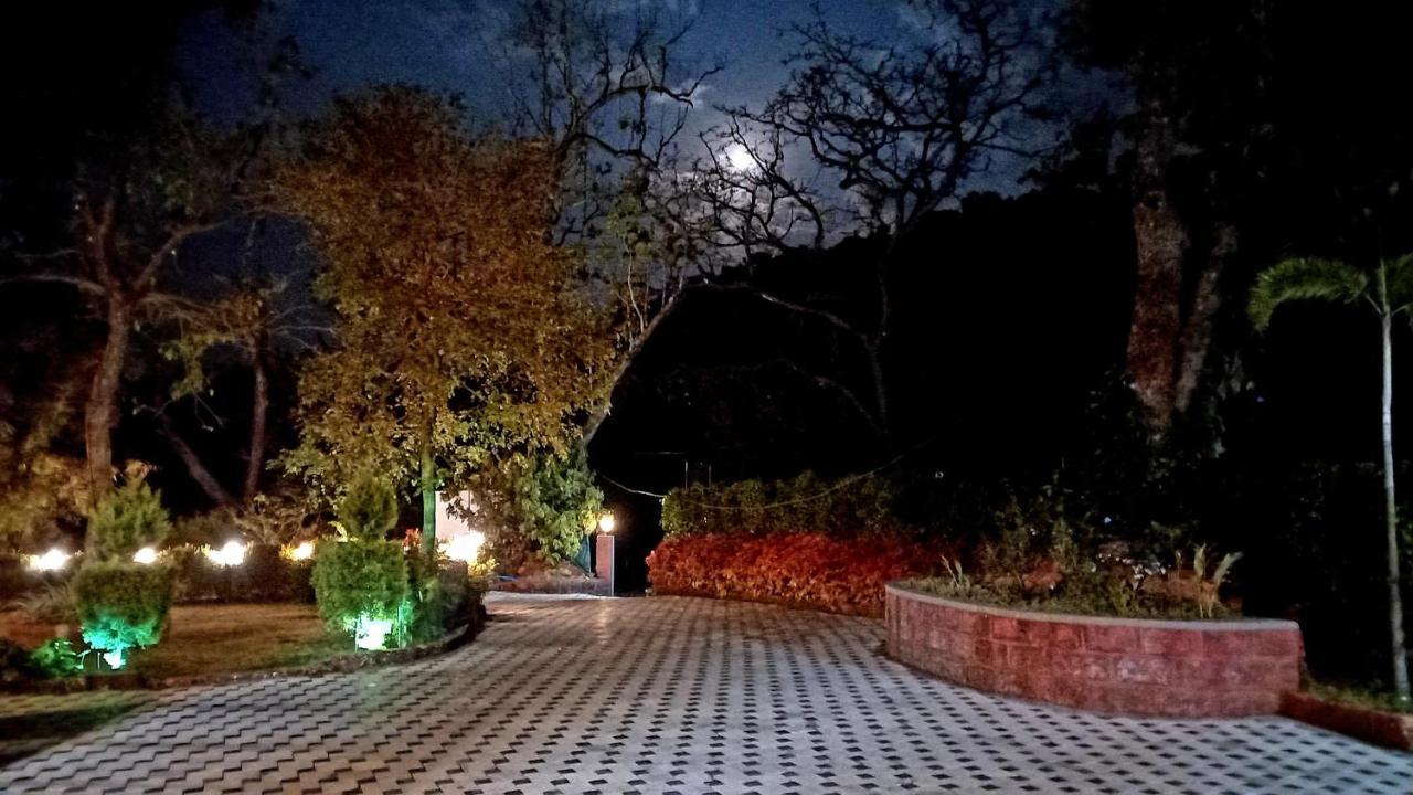 Serenity Resort Panhala Ngoại thất bức ảnh